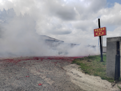 吉林省宏伟烟花爆竹夏季促销火爆引发的质疑